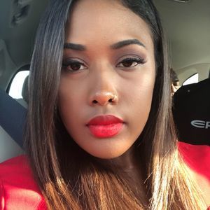 Meet your Posher, Cassandra